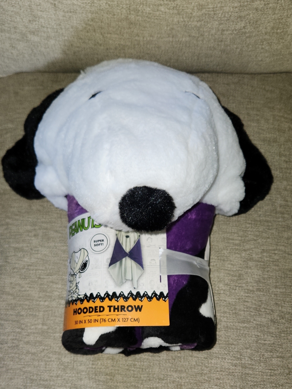 NWT Peanuts Snoopy Hooded Throw